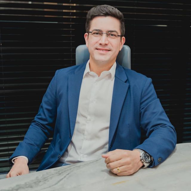 Dr. Eduardo Vasconcelos